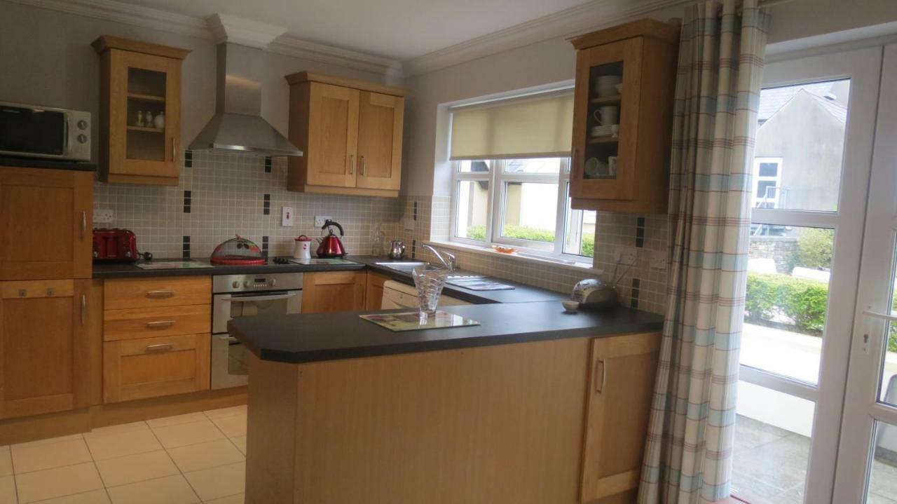 Modern Home In The Heart Of Rosscarbery Village المظهر الخارجي الصورة